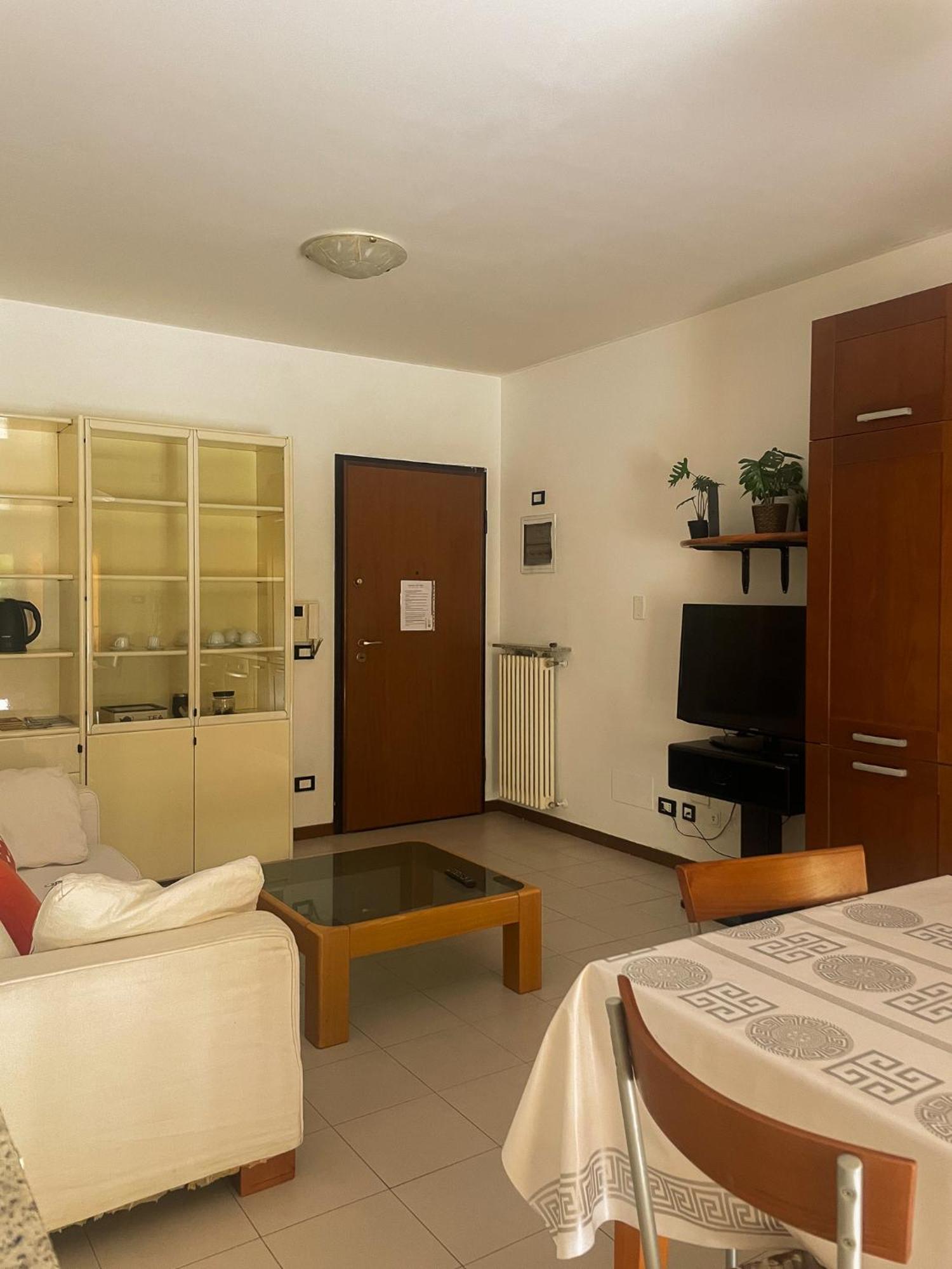 Appartamento Three Towers แบร์กาโม ภายนอก รูปภาพ